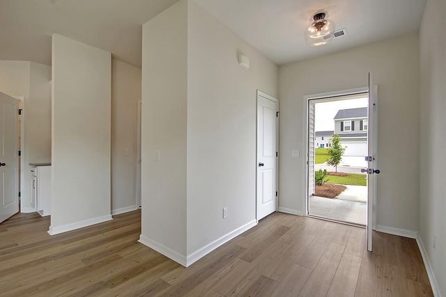 4012 Lemon Grass Lane, Ravenel, SC 29470