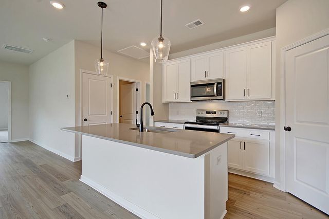 4012 Lemon Grass Lane, Ravenel, SC 29470