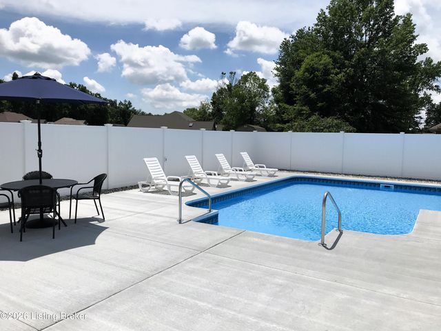 380 N Lakeside Dr, Madison, IN 47250