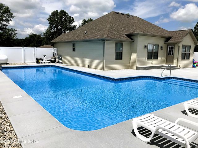 380 N Lakeside Dr, Madison, IN 47250