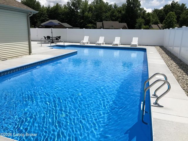 380 N Lakeside Dr, Madison, IN 47250
