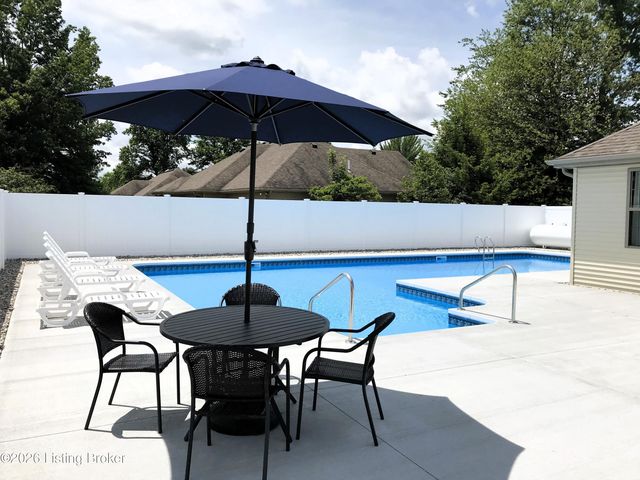 380 N Lakeside Dr, Madison, IN 47250
