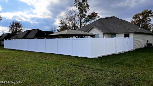 380 N Lakeside Dr, Madison, IN 47250