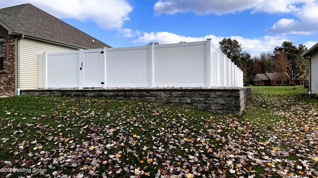 380 N Lakeside Dr, Madison, IN 47250