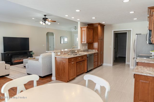 380 N Lakeside Dr, Madison, IN 47250