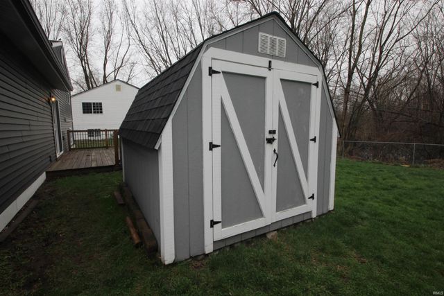 1820 Woodland Drive, Elkhart, IN 46514