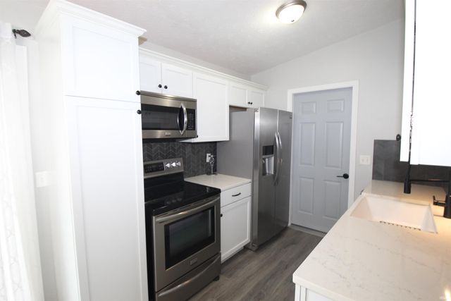 1820 Woodland Drive, Elkhart, IN 46514