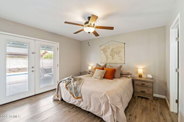 560 W EMERALD Avenue, Mesa, AZ 85210