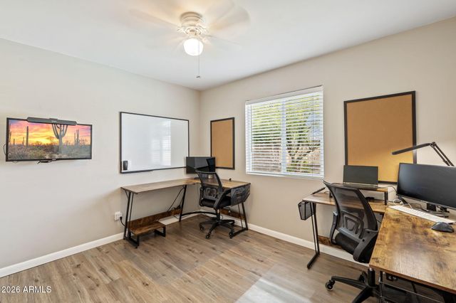 560 W EMERALD Avenue, Mesa, AZ 85210