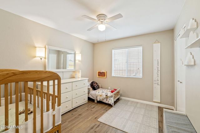 560 W EMERALD Avenue, Mesa, AZ 85210