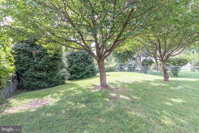 1214 FENWICK RD, Philadelphia, PA 19115