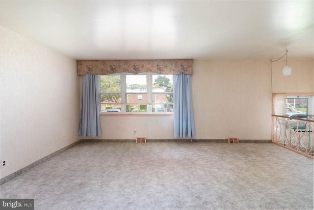 1214 FENWICK RD, Philadelphia, PA 19115