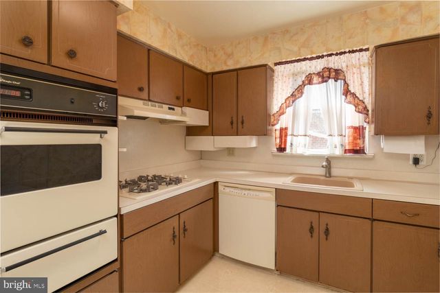 1214 FENWICK RD, Philadelphia, PA 19115