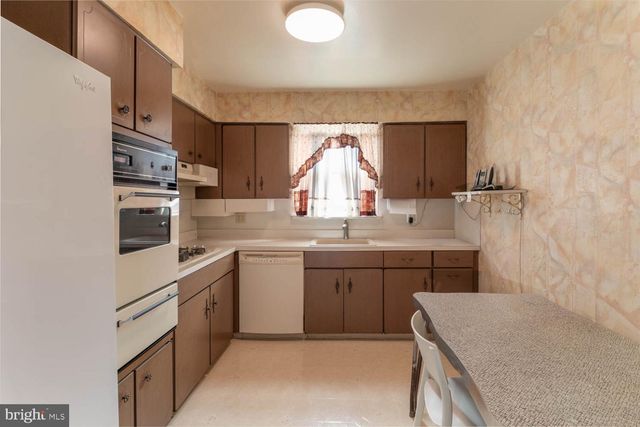 1214 FENWICK RD, Philadelphia, PA 19115