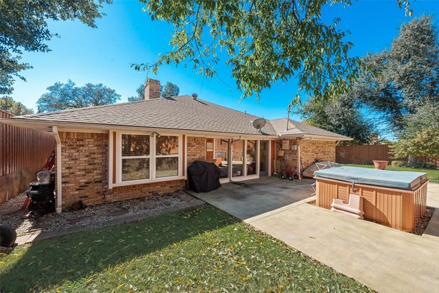 4117 Woodenrail Lane, Irving, TX 75061