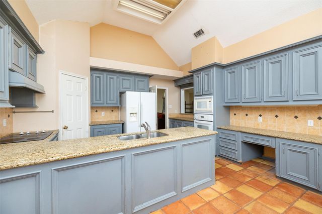15742 Sweetwater Creek Drive, Houston, TX 77095