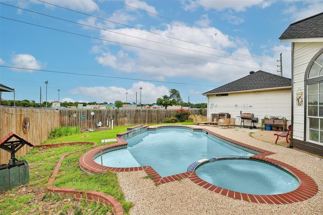 15742 Sweetwater Creek Drive, Houston, TX 77095