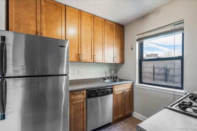 47-18 217th Street 3C, Bayside, NY 11361