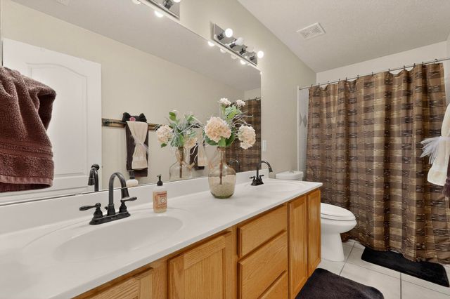 8628 Casa Verde Avenue NW, Albuquerque, NM 87120