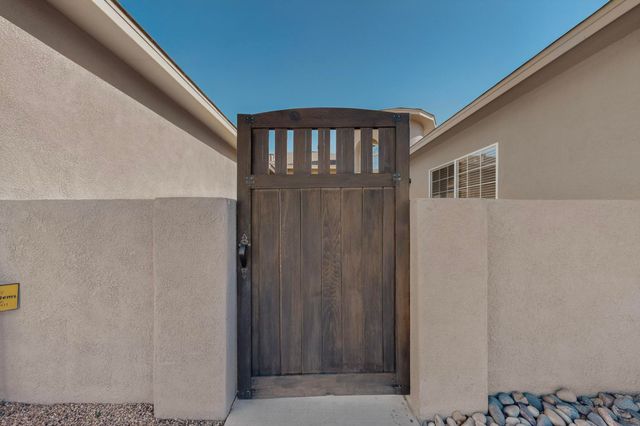8628 Casa Verde Avenue NW, Albuquerque, NM 87120