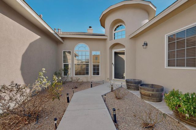 8628 Casa Verde Avenue NW, Albuquerque, NM 87120