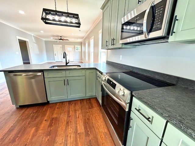 41 Greens Lake Road, Rossville, GA 30741