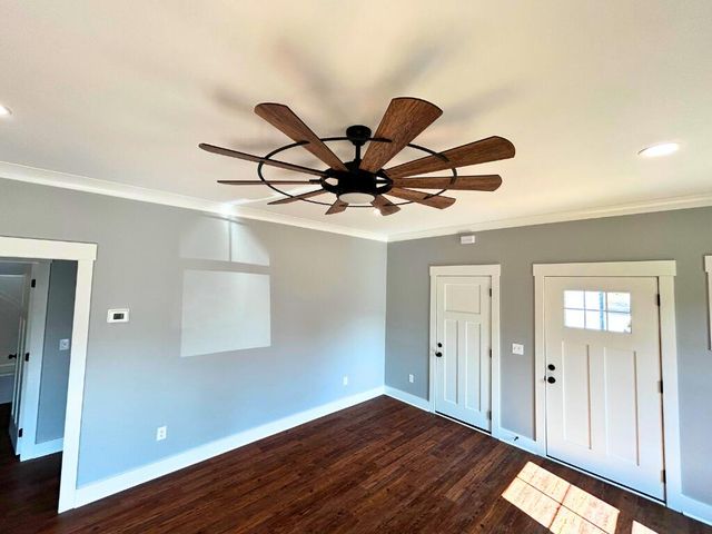 41 Greens Lake Road, Rossville, GA 30741