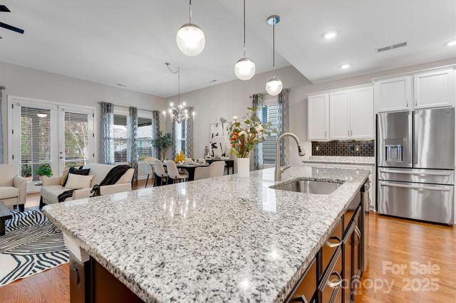 8210 Festival Way, Charlotte, NC 28215