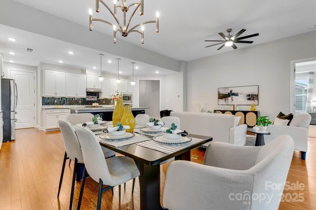 8210 Festival Way, Charlotte, NC 28215