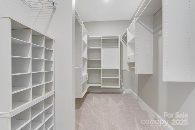 8210 Festival Way, Charlotte, NC 28215