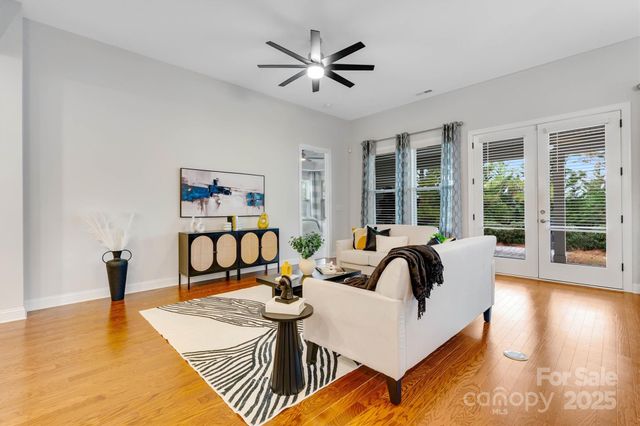 8210 Festival Way, Charlotte, NC 28215