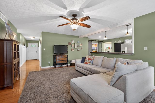126 Sturbridge Drive, Georgetown, KY 40324