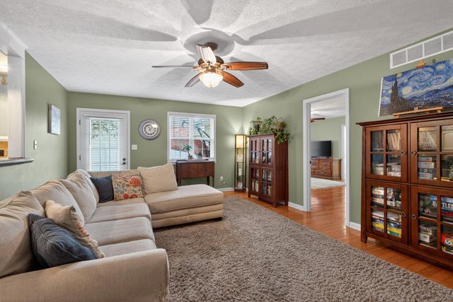 126 Sturbridge Drive, Georgetown, KY 40324