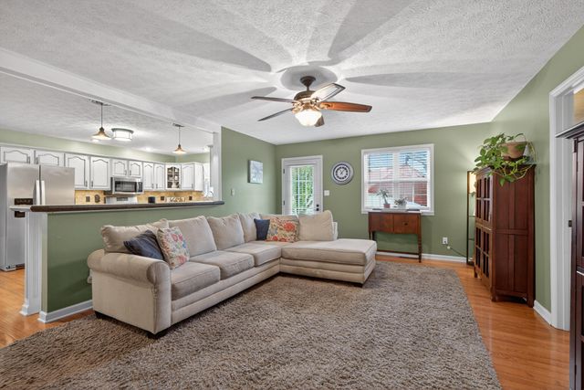 126 Sturbridge Drive, Georgetown, KY 40324