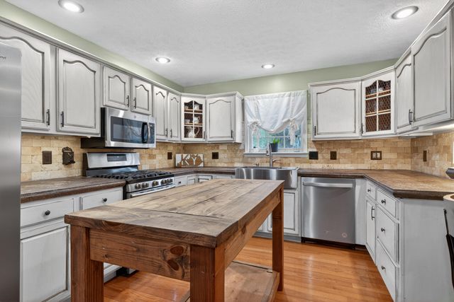 126 Sturbridge Drive, Georgetown, KY 40324