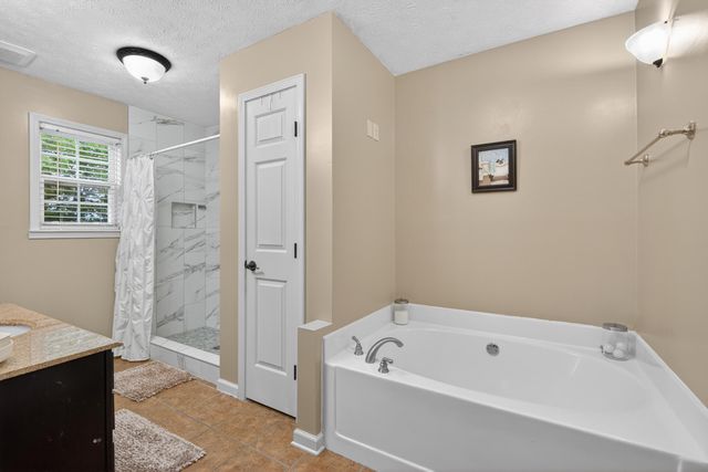 126 Sturbridge Drive, Georgetown, KY 40324
