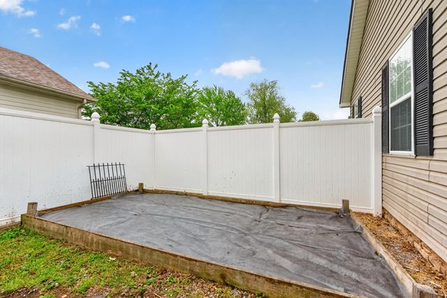 126 Sturbridge Drive, Georgetown, KY 40324