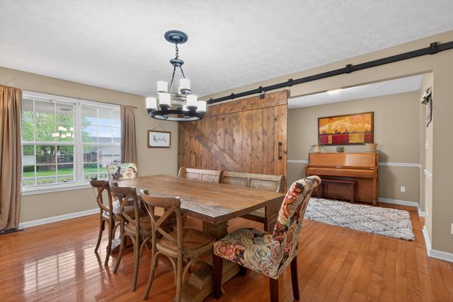 126 Sturbridge Drive, Georgetown, KY 40324