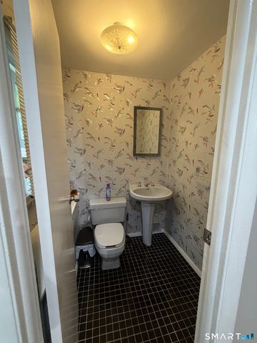 42 Shelley Lane, Glastonbury, CT 06033