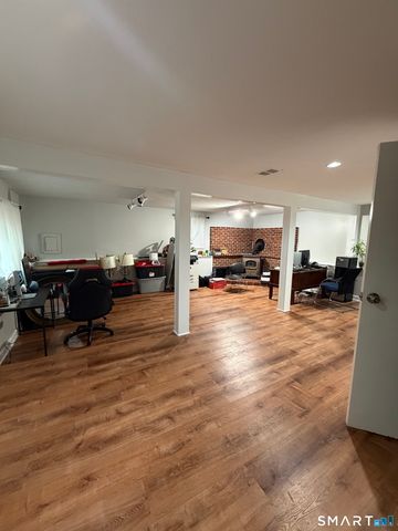 42 Shelley Lane, Glastonbury, CT 06033