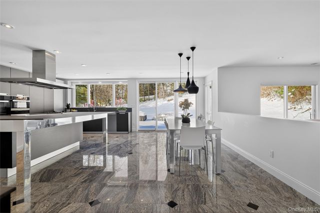 48 Westwood Court, Woodbury, NY 11797