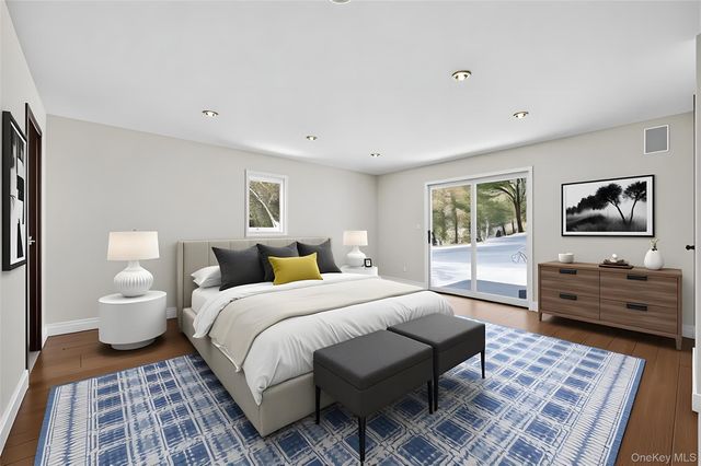 48 Westwood Court, Woodbury, NY 11797