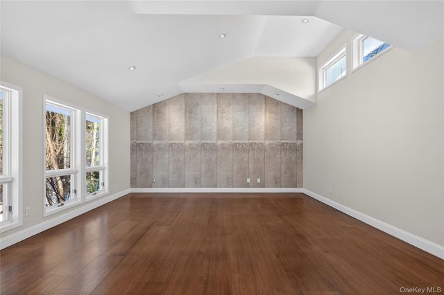 48 Westwood Court, Woodbury, NY 11797