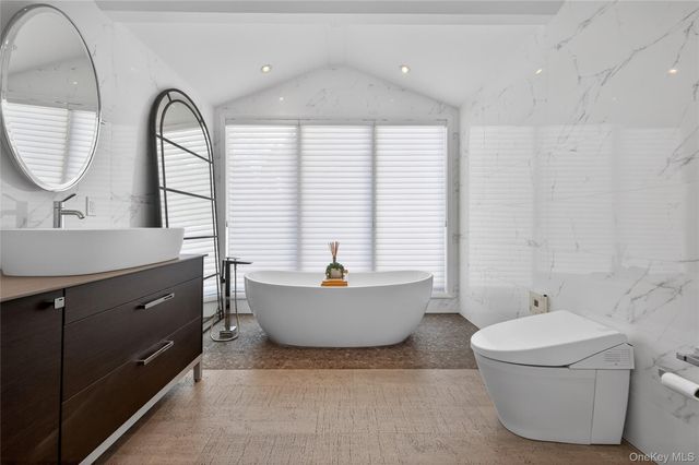 48 Westwood Court, Woodbury, NY 11797