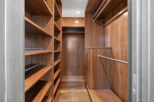 48 Westwood Court, Woodbury, NY 11797