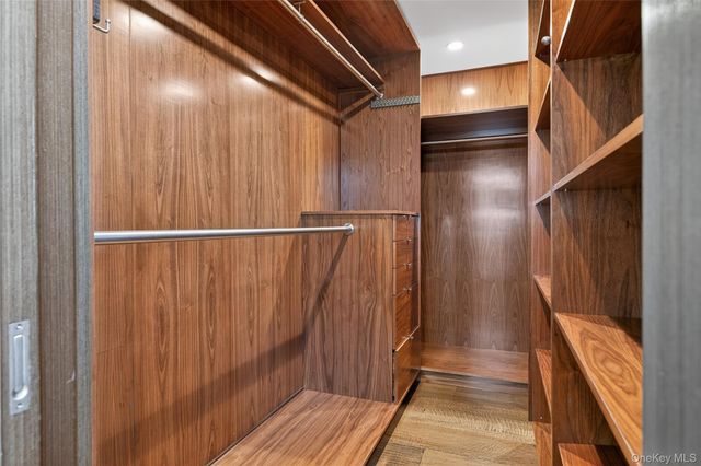 48 Westwood Court, Woodbury, NY 11797