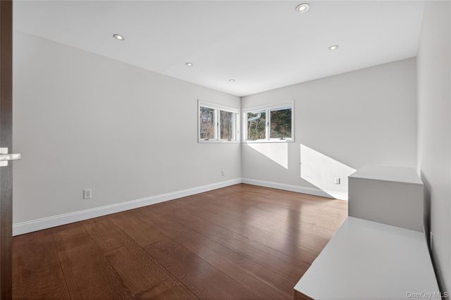 48 Westwood Court, Woodbury, NY 11797