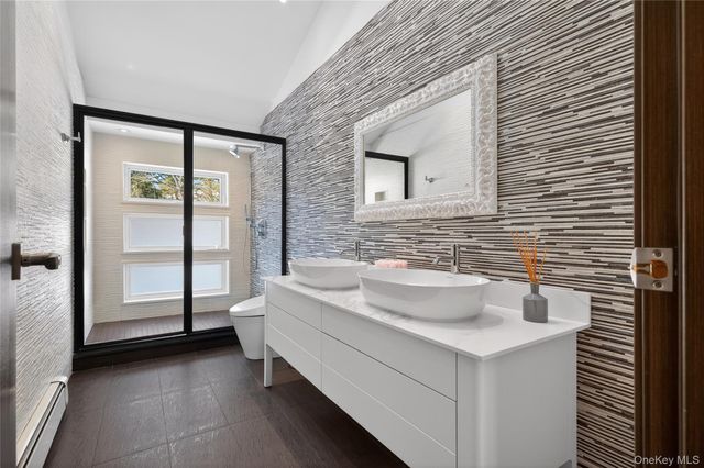 48 Westwood Court, Woodbury, NY 11797