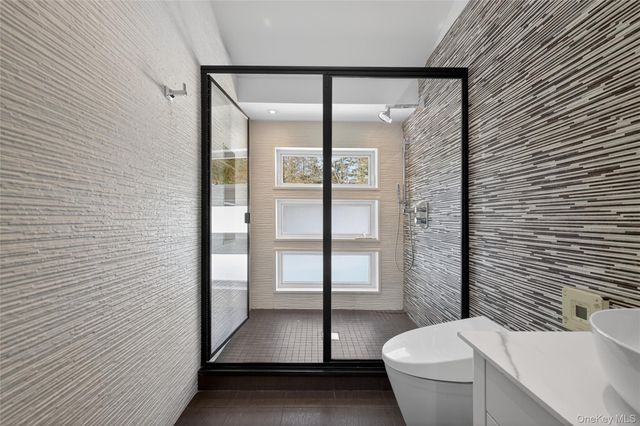 48 Westwood Court, Woodbury, NY 11797