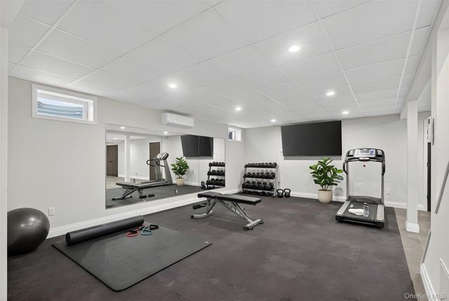 48 Westwood Court, Woodbury, NY 11797